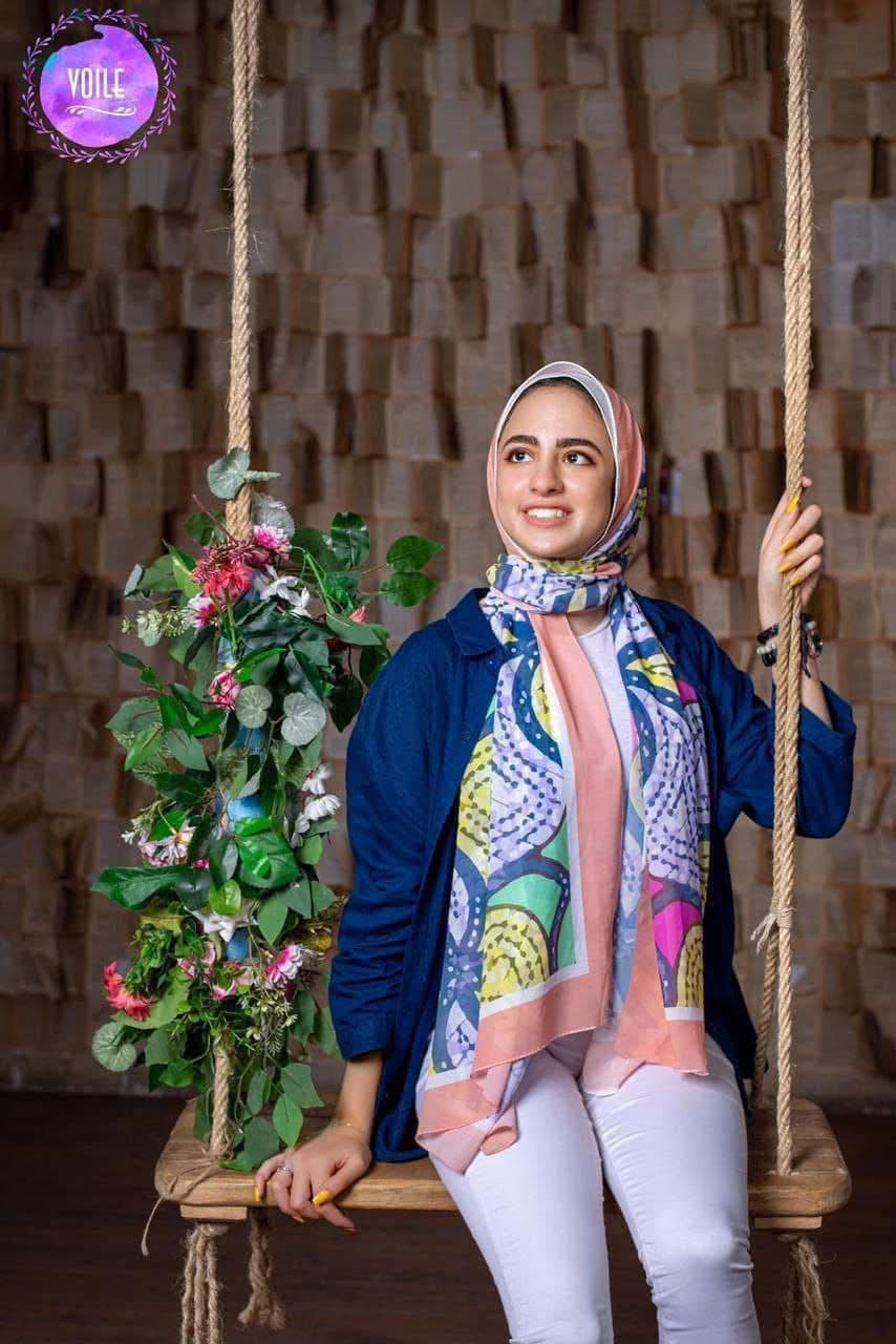 🧕 Digital Printed Crêpe Chiffon Hijab – Elegant & Practical