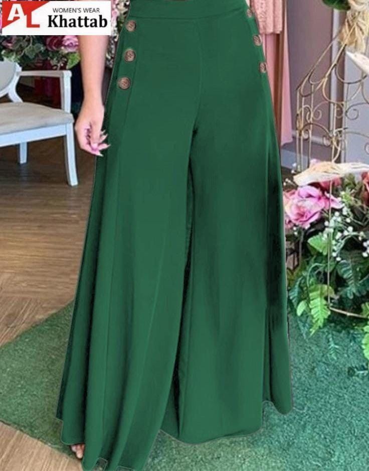 Wide-legged pants